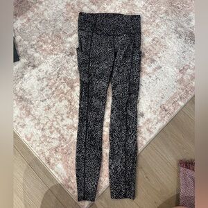 LULULEMON LEGGINGS LIKE NEW